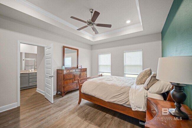 Building Photo - 30955 Semper Dr