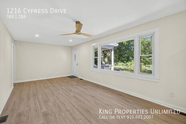 Building Photo - 1216 Cypress Dr