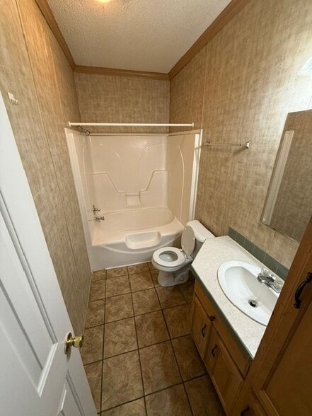 Building Photo - 486 Crooked St