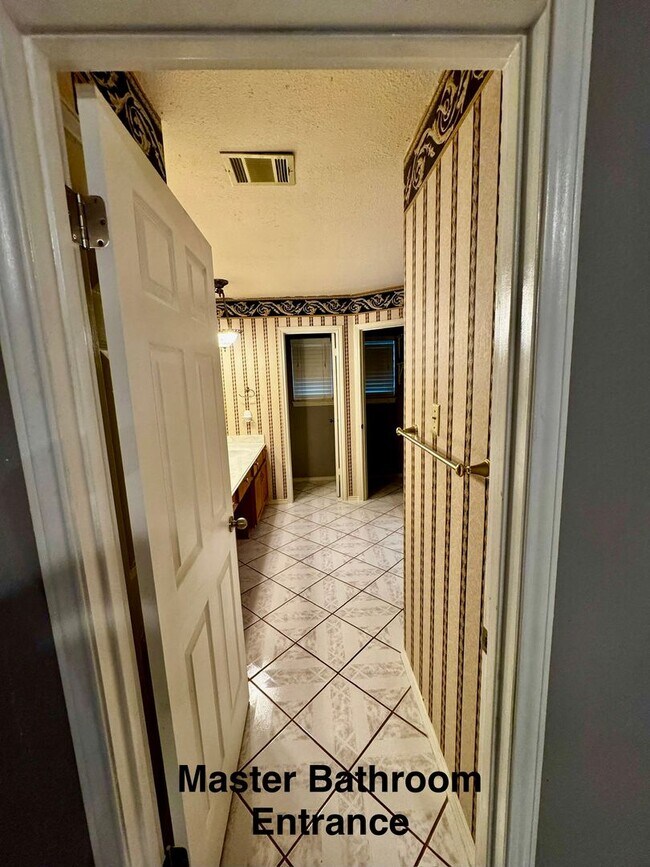 Building Photo - 8514 Red Willow Dr