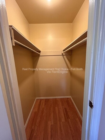 Building Photo - 3305 Grinnell Ave
