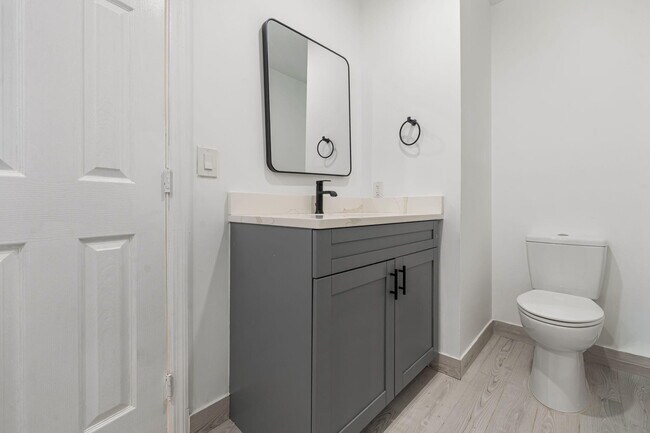 Building Photo - 908 Hibiscus Dr