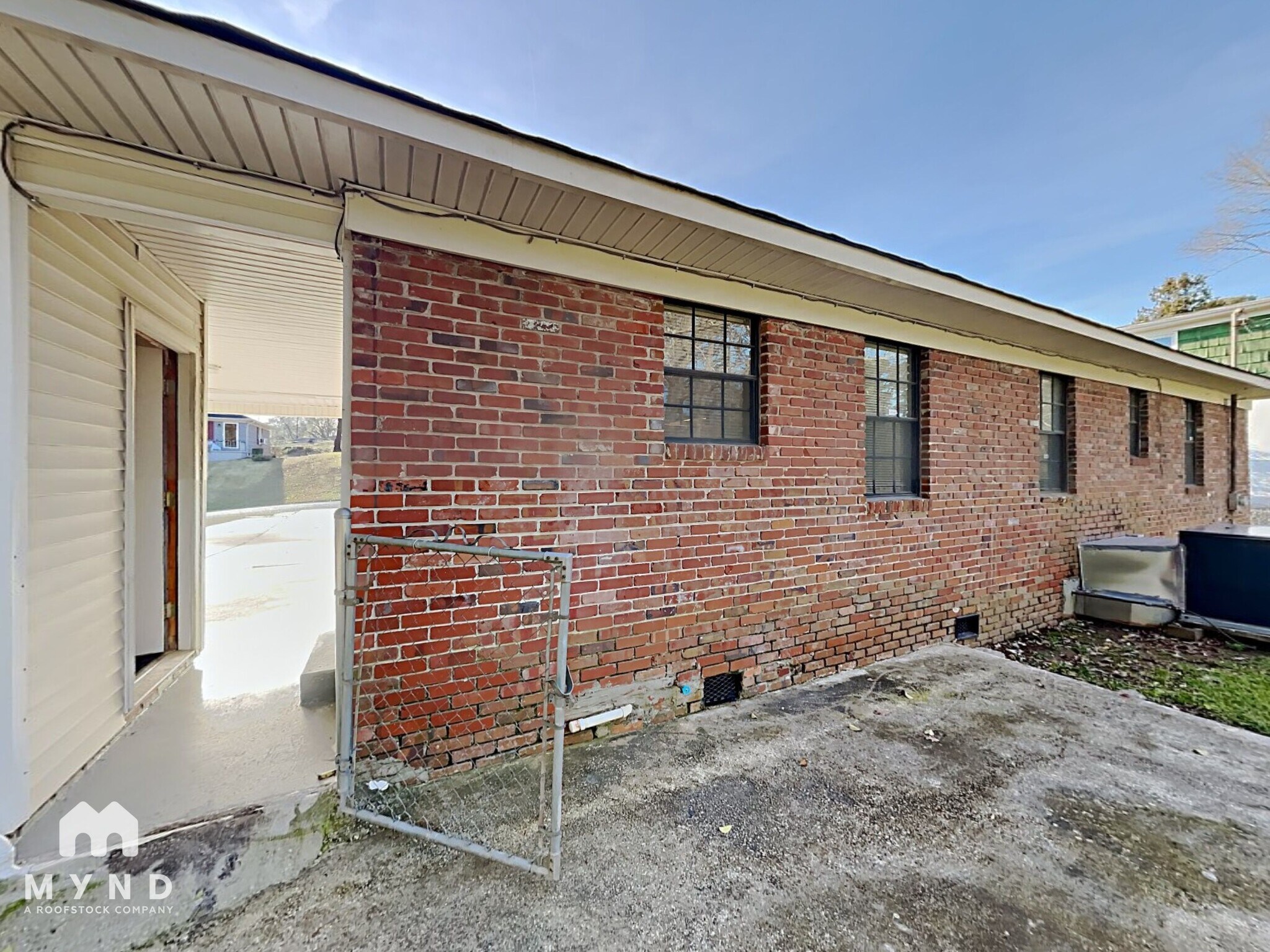 Building Photo - 813 Westfield Dr