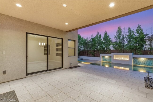 Building Photo - 64 Grey Feather Dr