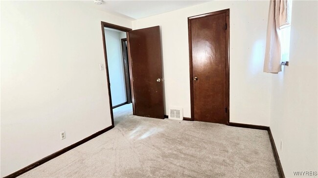 Building Photo - 26 Alcona Ave