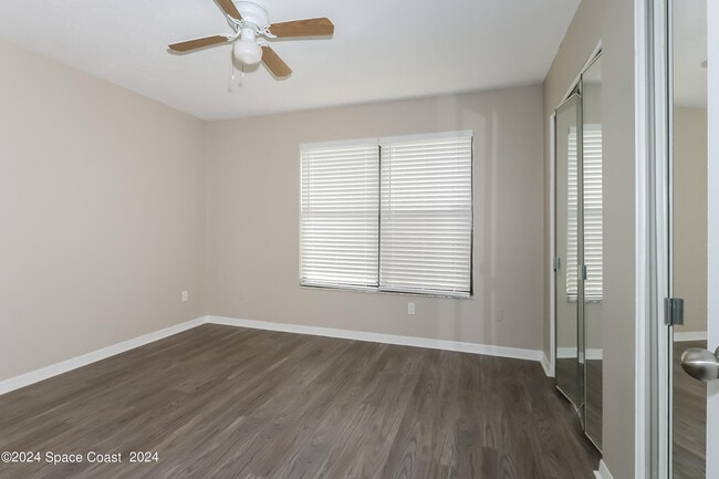 Building Photo - 1155 31st Ave SW