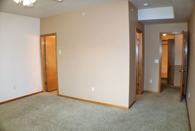 Building Photo - $1,225 | 2 Bedroom, 2 Bathroom Condo | Pet Negotiable | Sublease* | Available for June 1st, 2026 ...