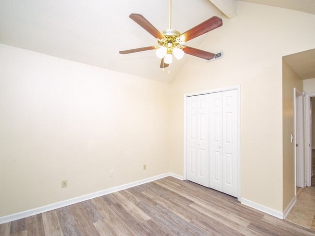 Building Photo - Location...Location....Location in Madison!