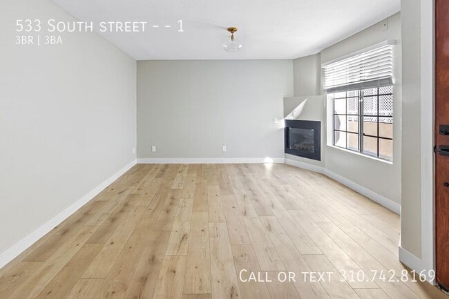 Building Photo - 533 South St