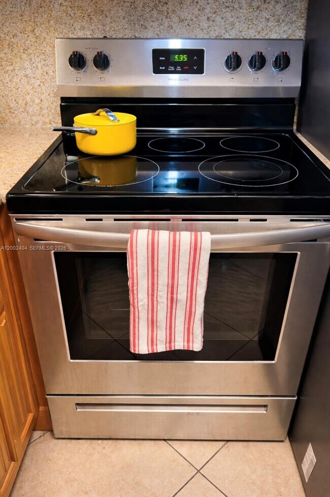 Building Photo - 581 NW 185th St