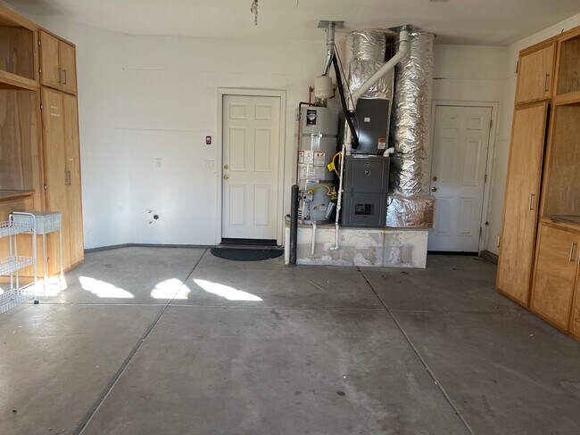 Building Photo - Easy living