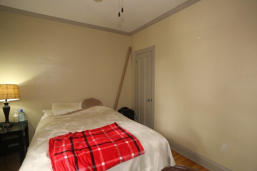 Primary Photo - 537 W Eugenie St