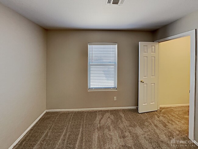 Building Photo - 30603 N Desert Star Dr