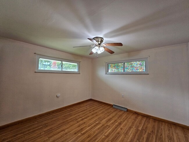 Building Photo - 3 bed/1.5 bath house near Sabraton