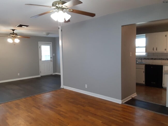 Building Photo - 1214 Glidewell Ave