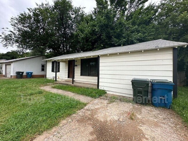 Building Photo - 3409 Willow Creek Dr