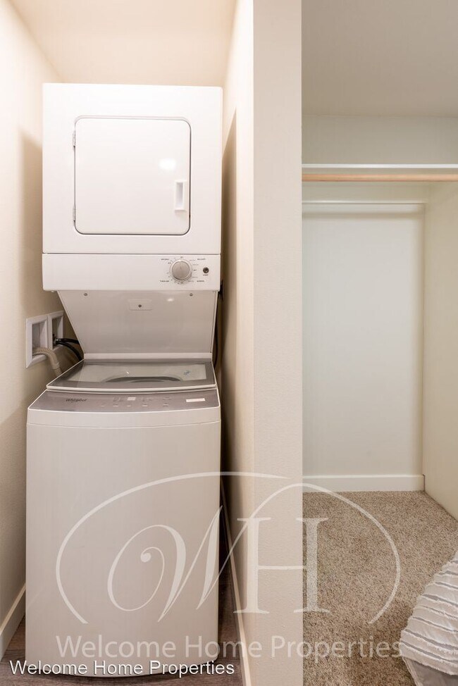 Building Photo - 205 Woodland Ave