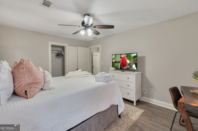 Building Photo - 94 Cochran Rd SE