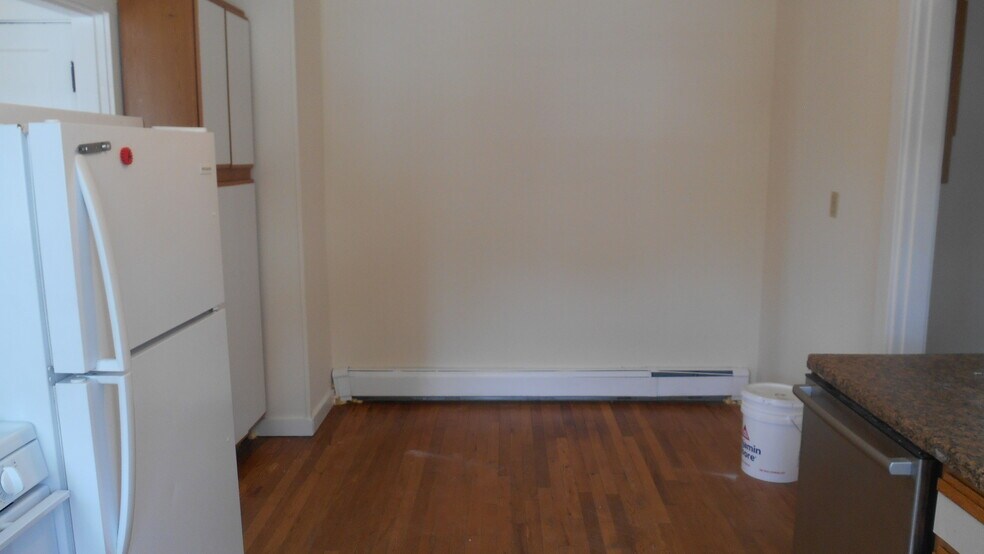 Building Photo - 104 Elson Rd