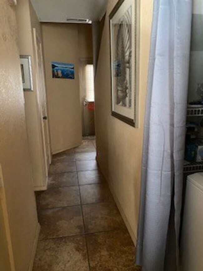 Building Photo - Furnished 2 bedroom 2 bath Loft Style Open...