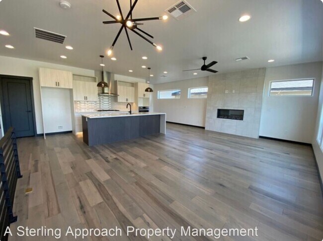Building Photo - Close to Micron! Luxury Town Home With Two...