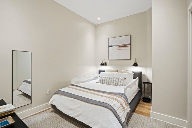 Building Photo - Stunning Capitol Hill One-Bedroom!