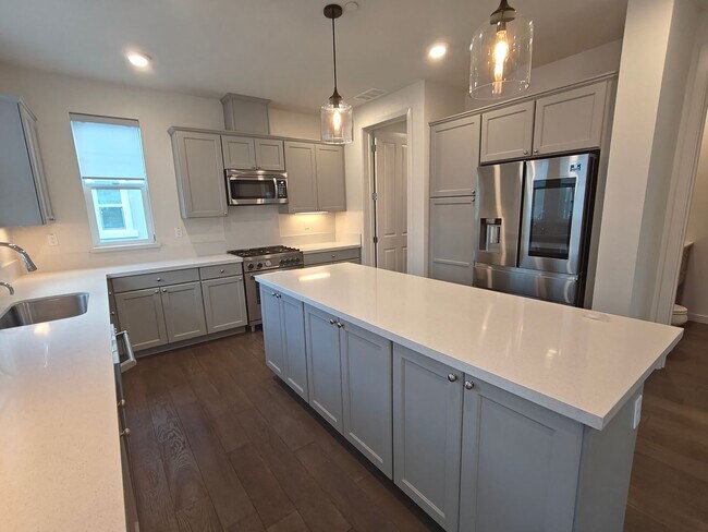 Building Photo - Coming Soon ? Bright, Modern Living in Sunnyvale