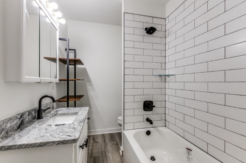 Building Photo - 909 N Anna St