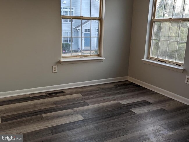 Building Photo - 1076 Spring Valley Ct