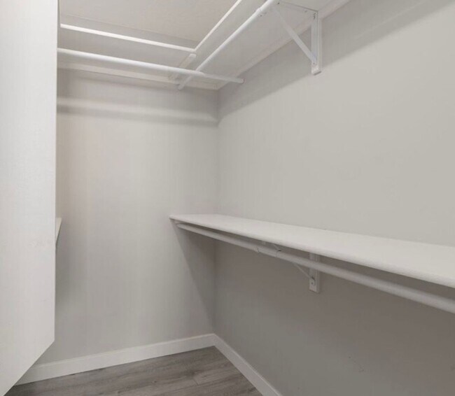 Building Photo - Springtree Gardens Condo