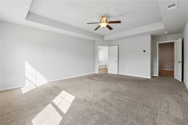 Building Photo - 1329 Rosemary Ln