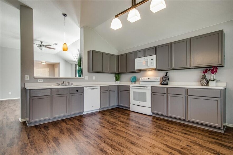 Building Photo - 3608 Diamond Ranch Rd