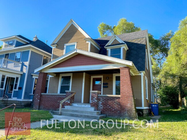 Primary Photo - 1110 Fulton St E