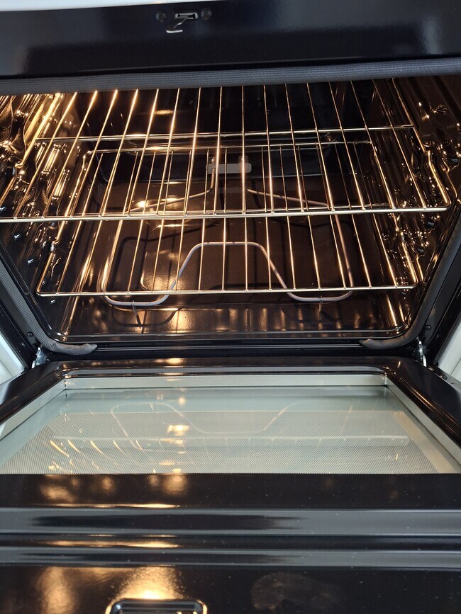 Building Photo - 150 Southwood Shores Pl