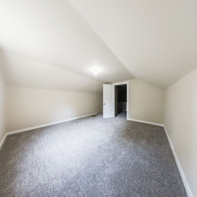 Building Photo - 3 Bedroom 2 Bath Home Conrad Iowa