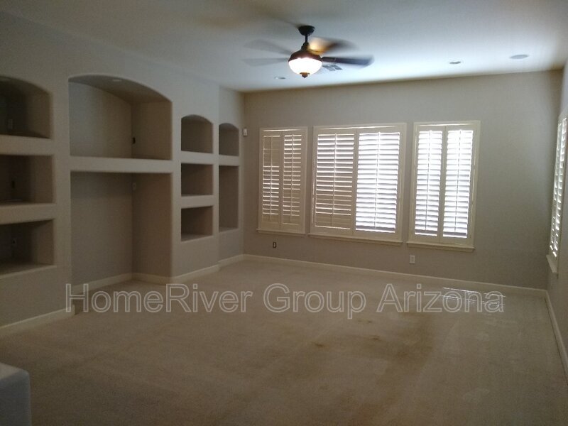 Building Photo - 17953 W Willow Dr