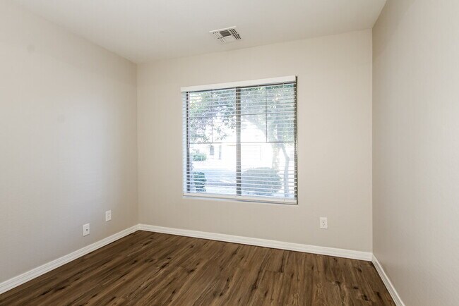 Building Photo - 14105 W Rosewood Dr