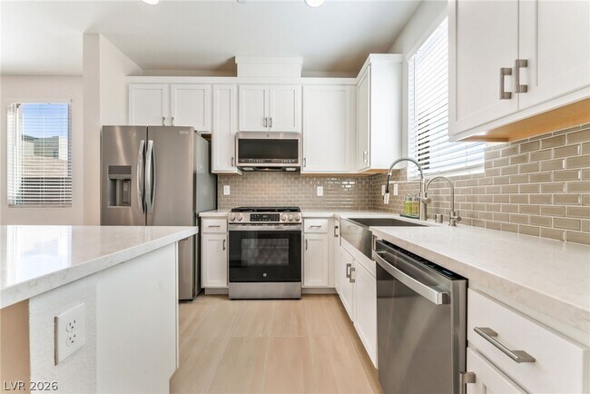 Building Photo - 11676 Golden Oriole Ave