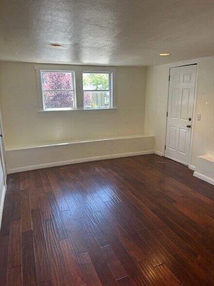 Building Photo - 1041 Cragmont Ave
