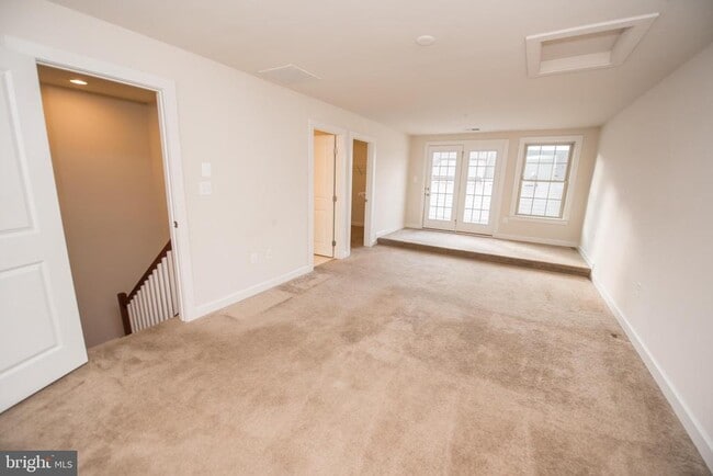 Building Photo - 7444 Burnside Way