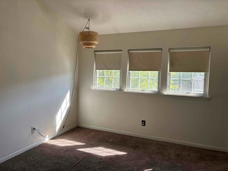 Building Photo - 7718 Porter House Dr