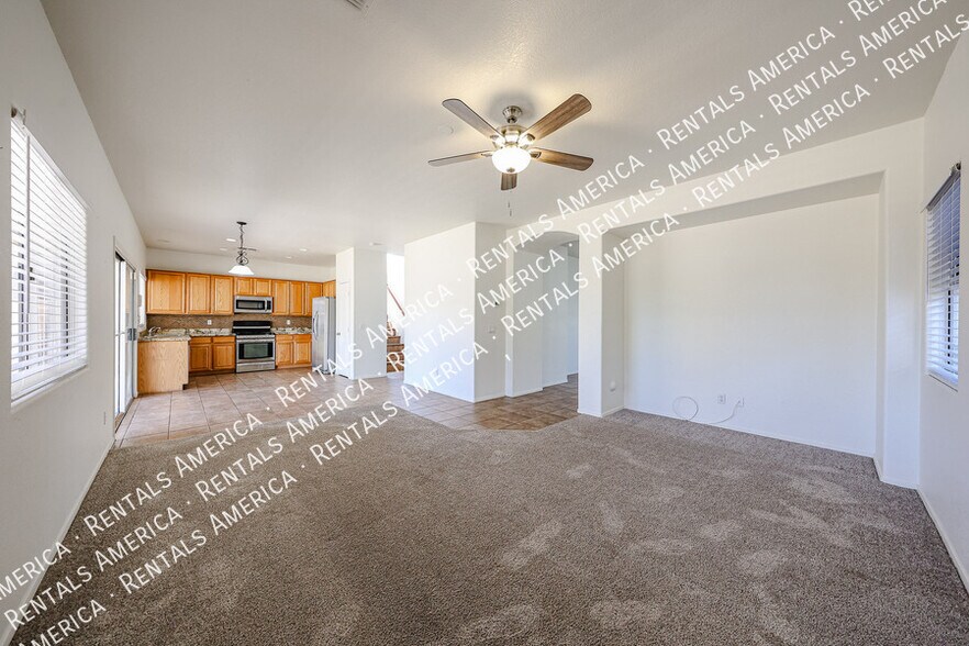 Building Photo - 14300 W Weldon Ave