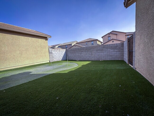 Building Photo - 4057 E Nunneley Rd