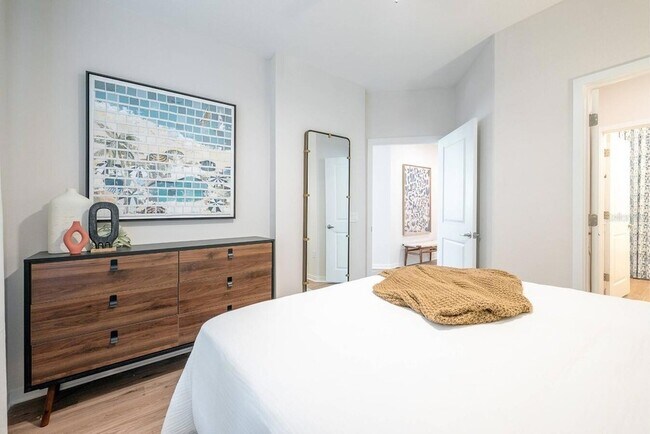 Building Photo - 3020 Base Blvd