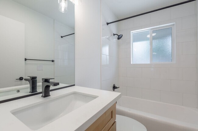 Building Photo - Crowne Pointe Apartment Homes
