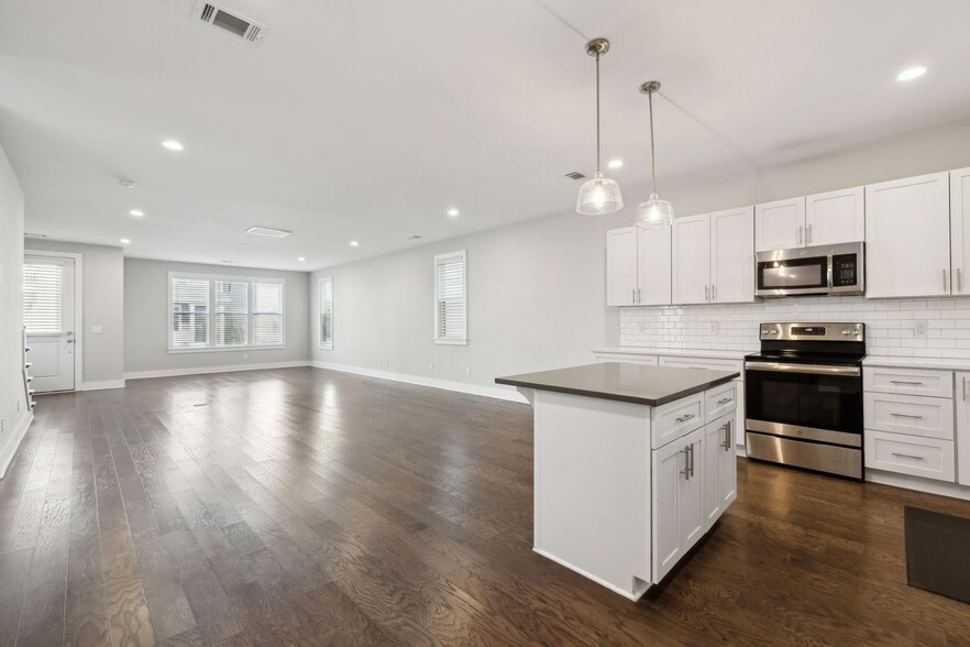 Building Photo - 713 Mill Creek Meadow Dr