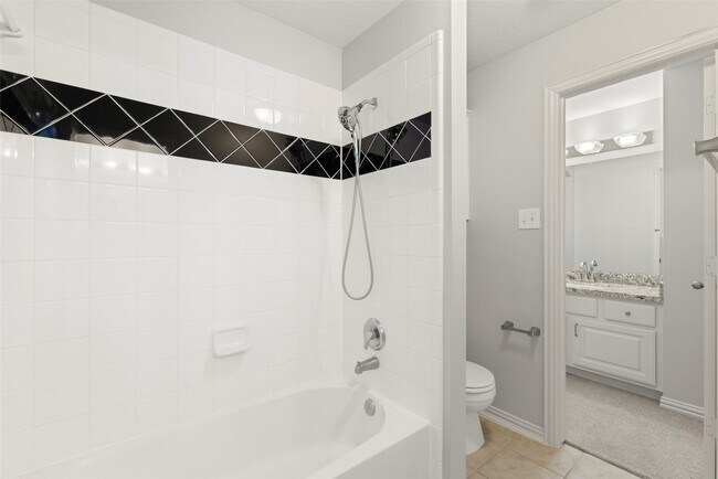 Building Photo - 118 Cezanne Woods Dr