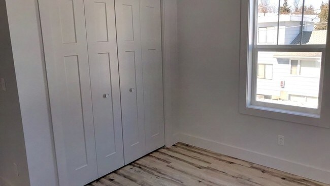 Building Photo - 1112 King Rd