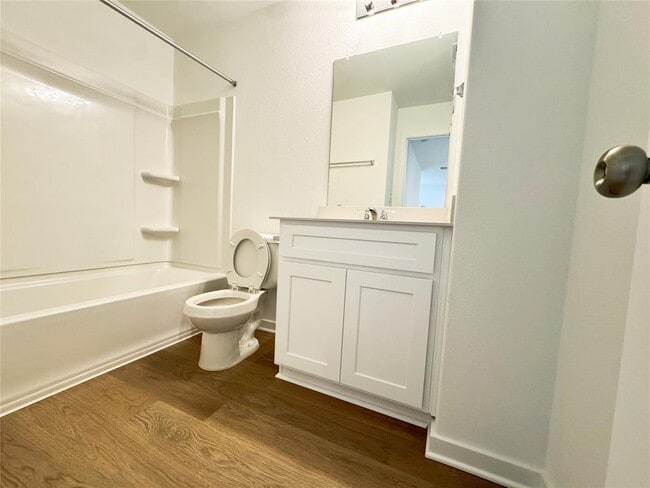 Building Photo - 130 Golden Bell Wy