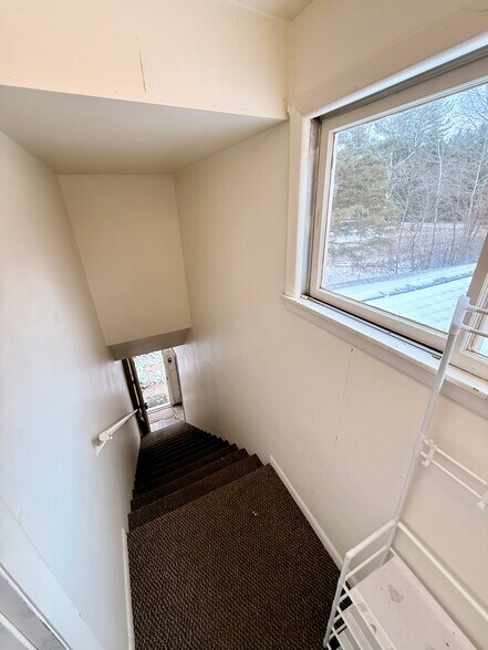 Building Photo - 310 Poplar St